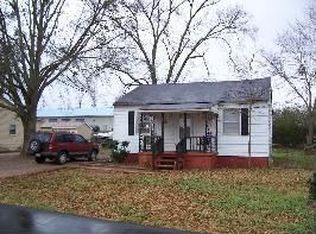 27 N Sanford Ave, Lagrange, GA 30241