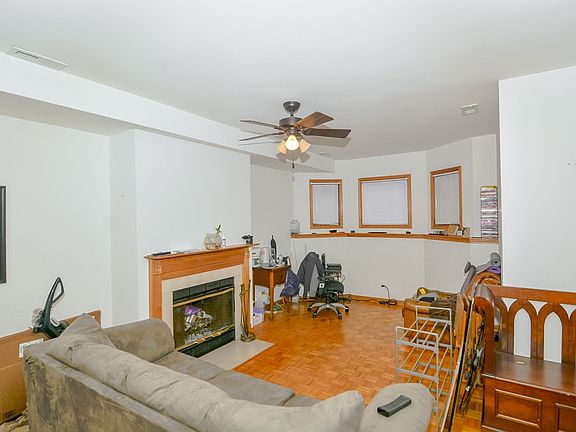 5th image of 1946 W Diversey Pkwy #H