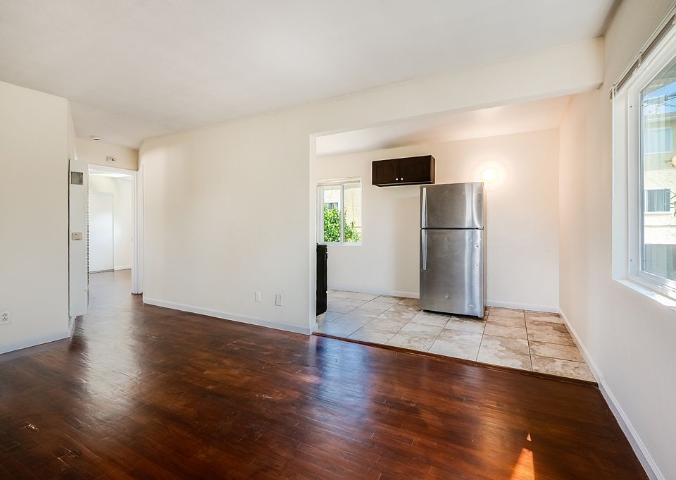 1st image of 3278 Gilette St