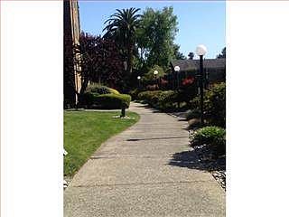 3rd image of 320 Soquel Ave Unit B1