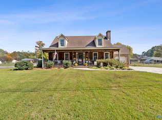 401 Christopher Dr, Athens, AL 35611
