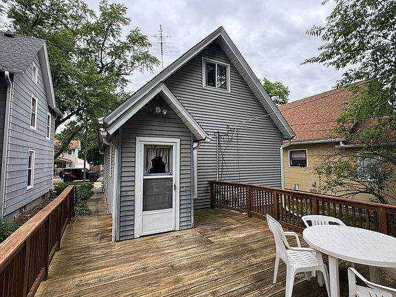 2nd image of 1019 Prospect St