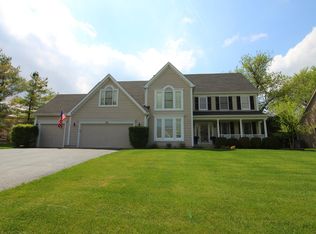 748 Flint Trl, Crystal Lake, IL 60012