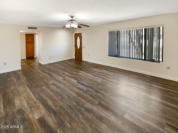 3rd image of 13637 W GARDENVIEW Drive