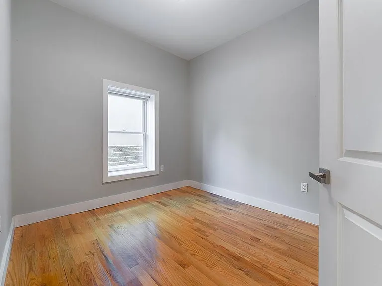 62 Newkirk St #1B — Photo 4