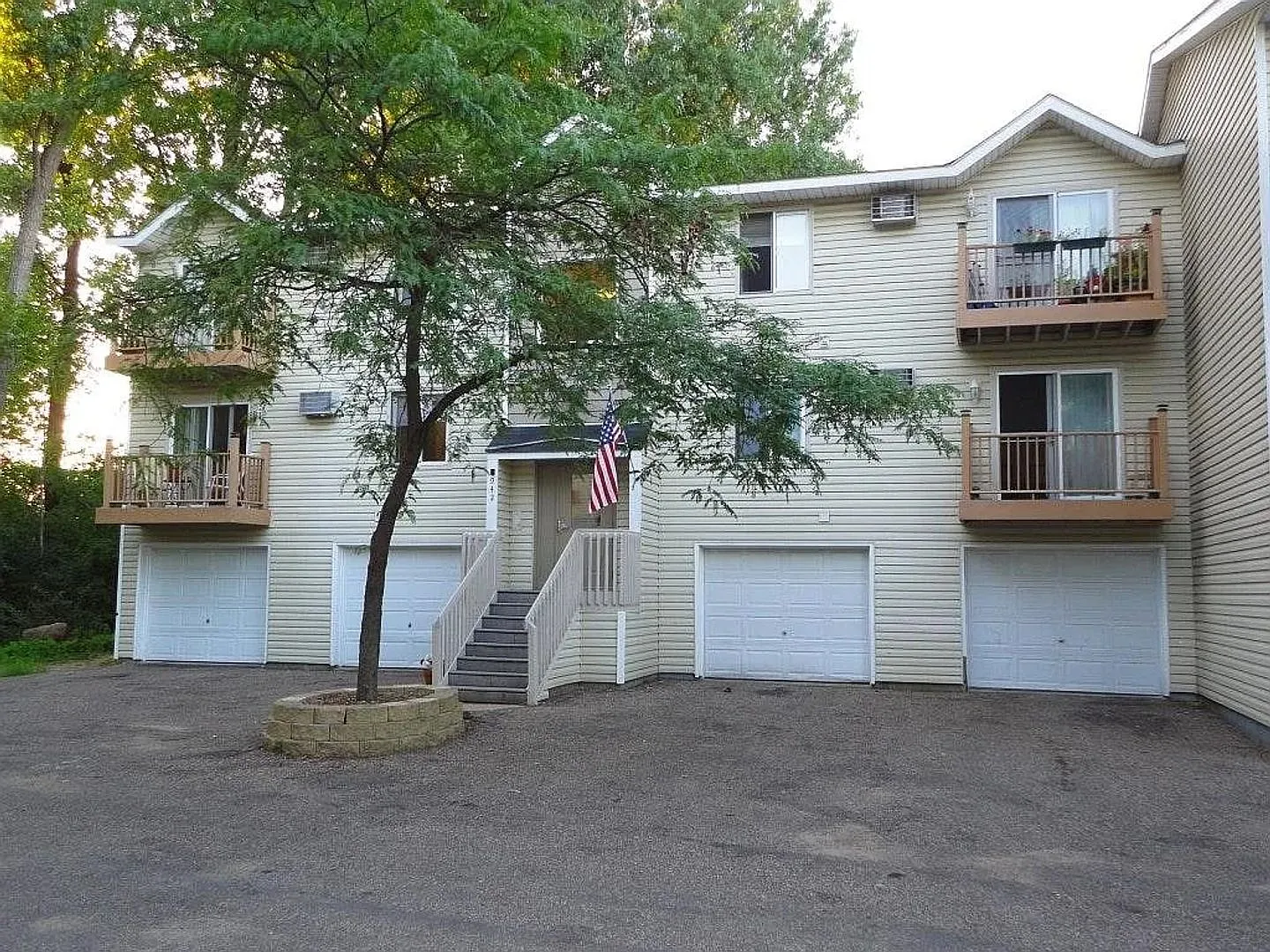 942 Wescott Trail — Photo 1