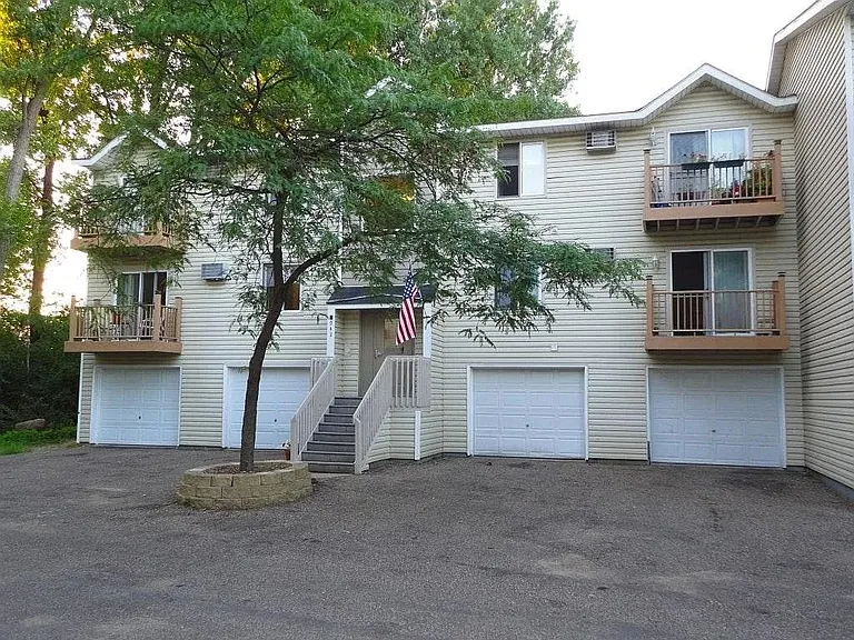 942 Wescott Trail — Photo 1