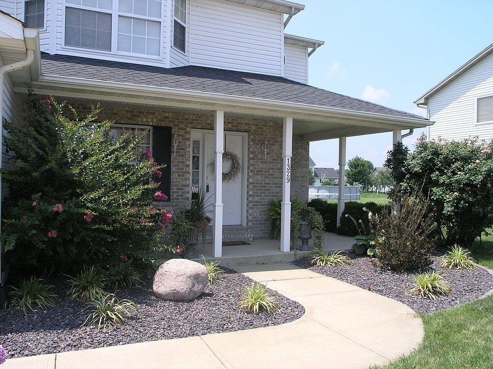 2nd image of 1329 Cody Dr