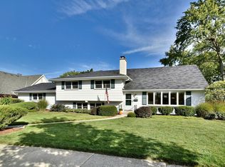 526 Chicago Ave, Downers Grove, IL 60515