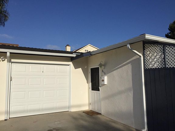 1 Car Garage Attached Home No Common Walls 1 Car Parking in Driveway