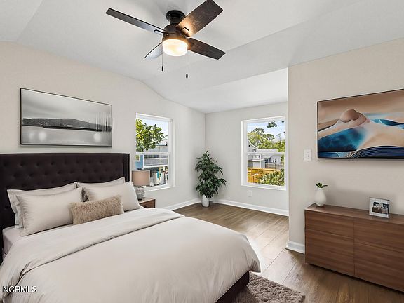 5th image of 227 NE 37th Street