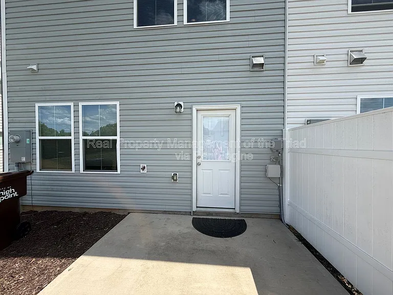 886 Falls Grove Trl — Photo 7