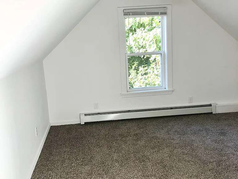 Room D $850 per month