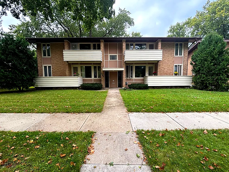 2402 Fremont Ave — Photo 1
