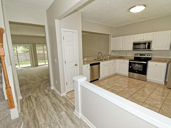 2nd image of 314 Canyon Lake Cir