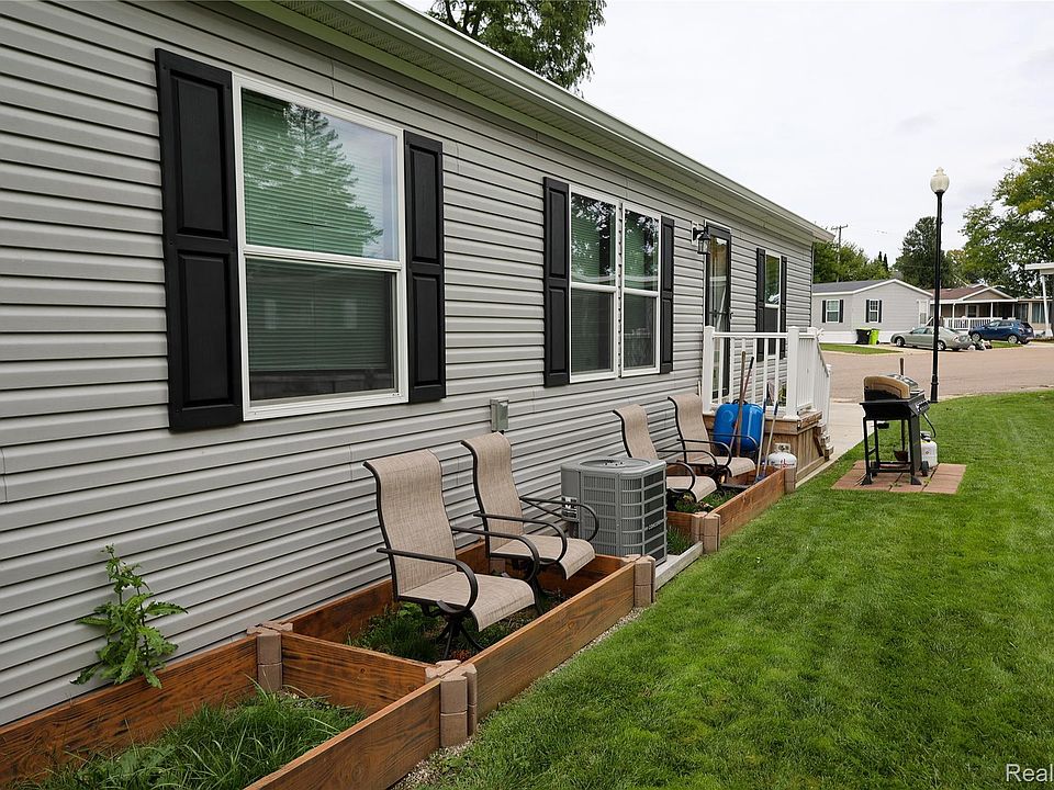79 Woodridge Ct, photo 2