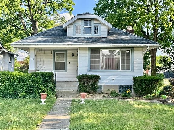 2nd image of 1310 W Hillcrest Ave