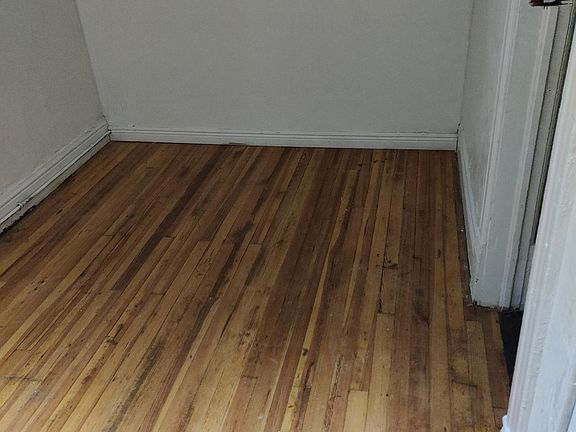 3rd image of 82 Harriet Ave Floor 1