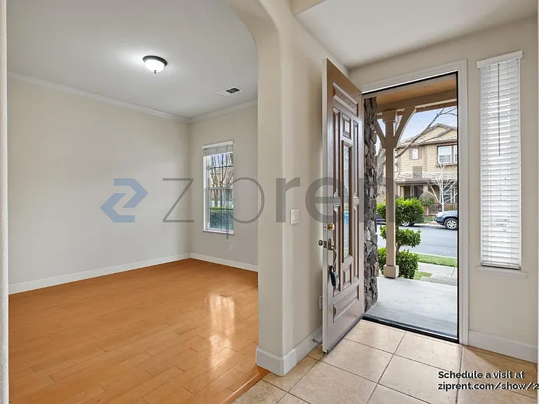 9208 Hallmark Pl — Photo 10