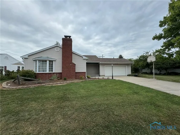 1088 Clairmont Ave, Napoleon, OH 43545