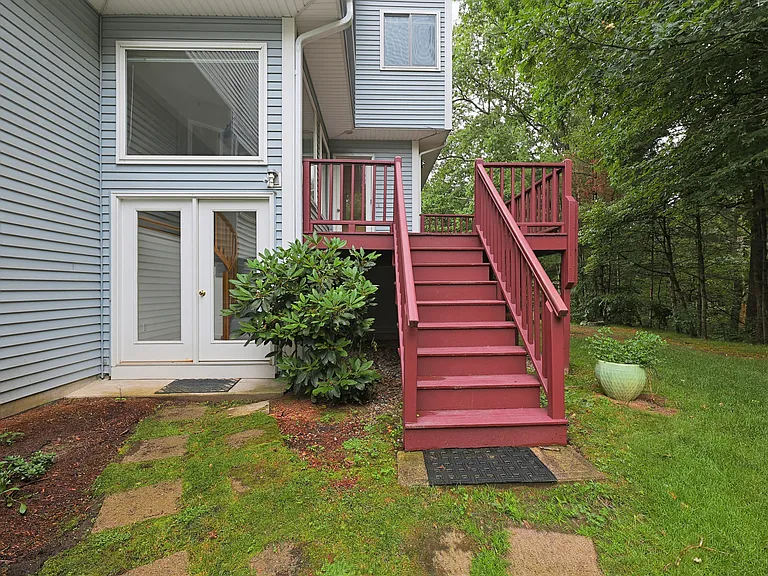3101 Maple Brook Rd — Photo 2