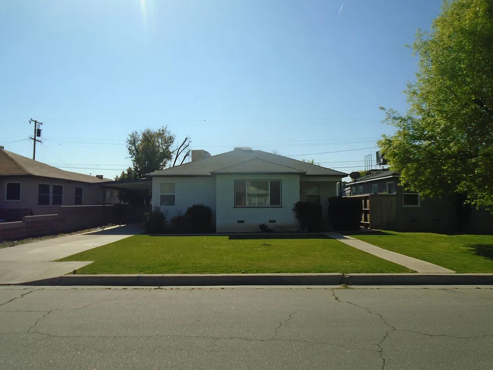 2714 Cedar St