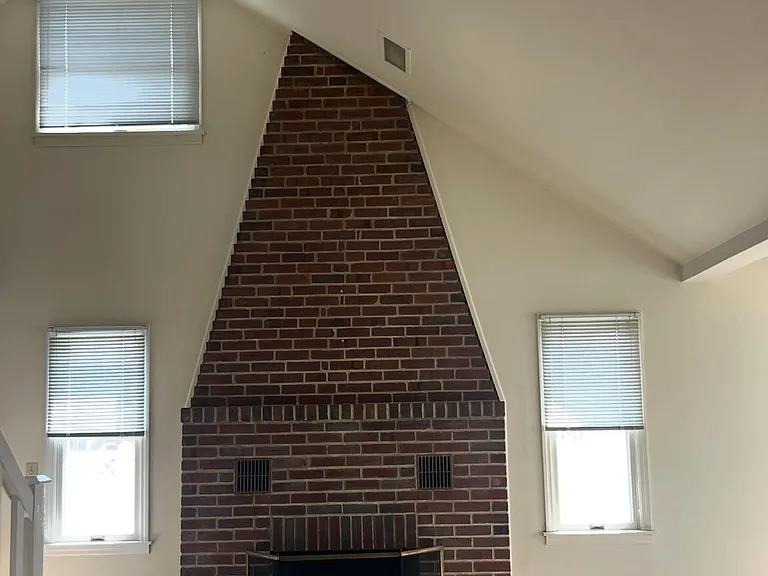 465 Adrian Ave — Photo 7