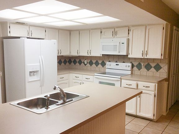 5th image of 2911 Barrel Oak St