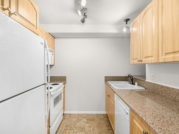 5th image of 15433 Country Club Dr Unit F108