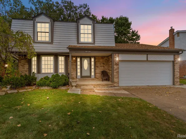 38726 Sumpter Dr, Sterling Heights, MI 48310