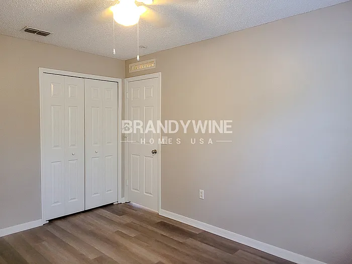 2564 Courtland Blvd — Photo 32