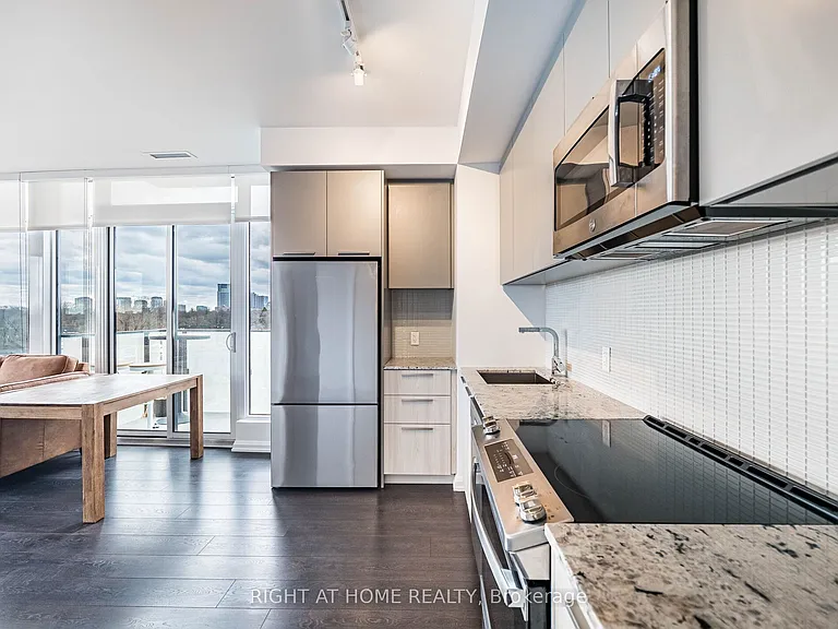 4208 Dundas St W #513 — Photo 15