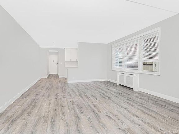 3rd image of 1133 Midland Ave APT 1N
