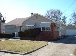 172 Madison St, Galesburg, IL 61401