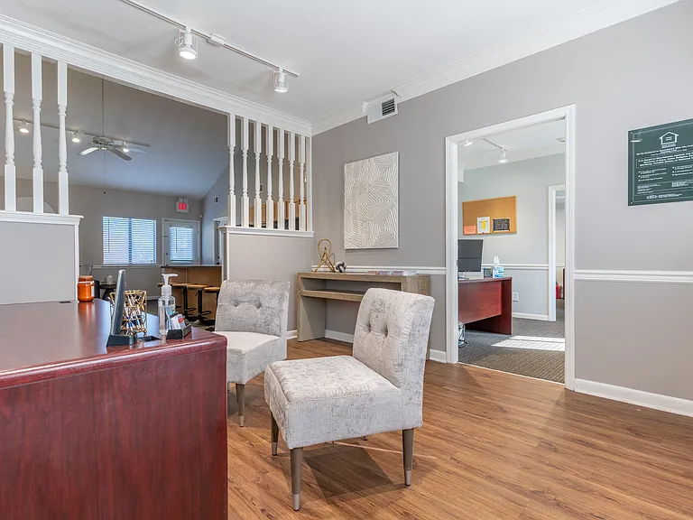 Crestview at Louisville Apartments — Photo 38