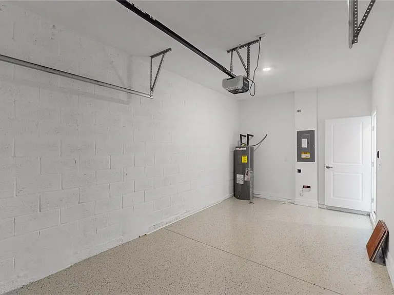2415 Paravane Way — Photo 25
