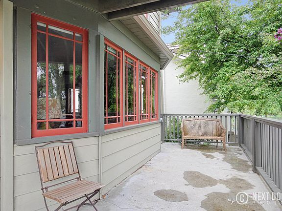 4th image of 422 Gladstone Dr SE