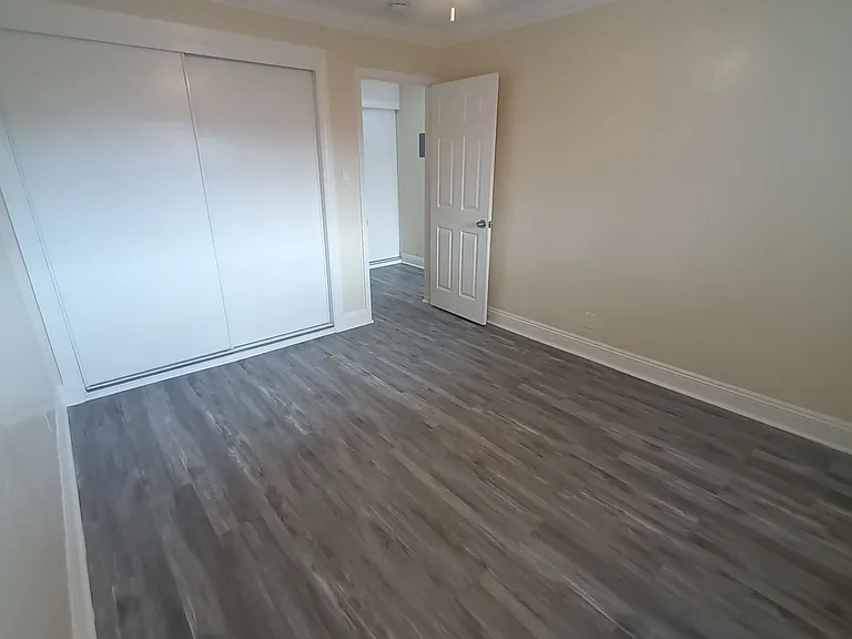 2501 Edison Ave #15 — Photo 25