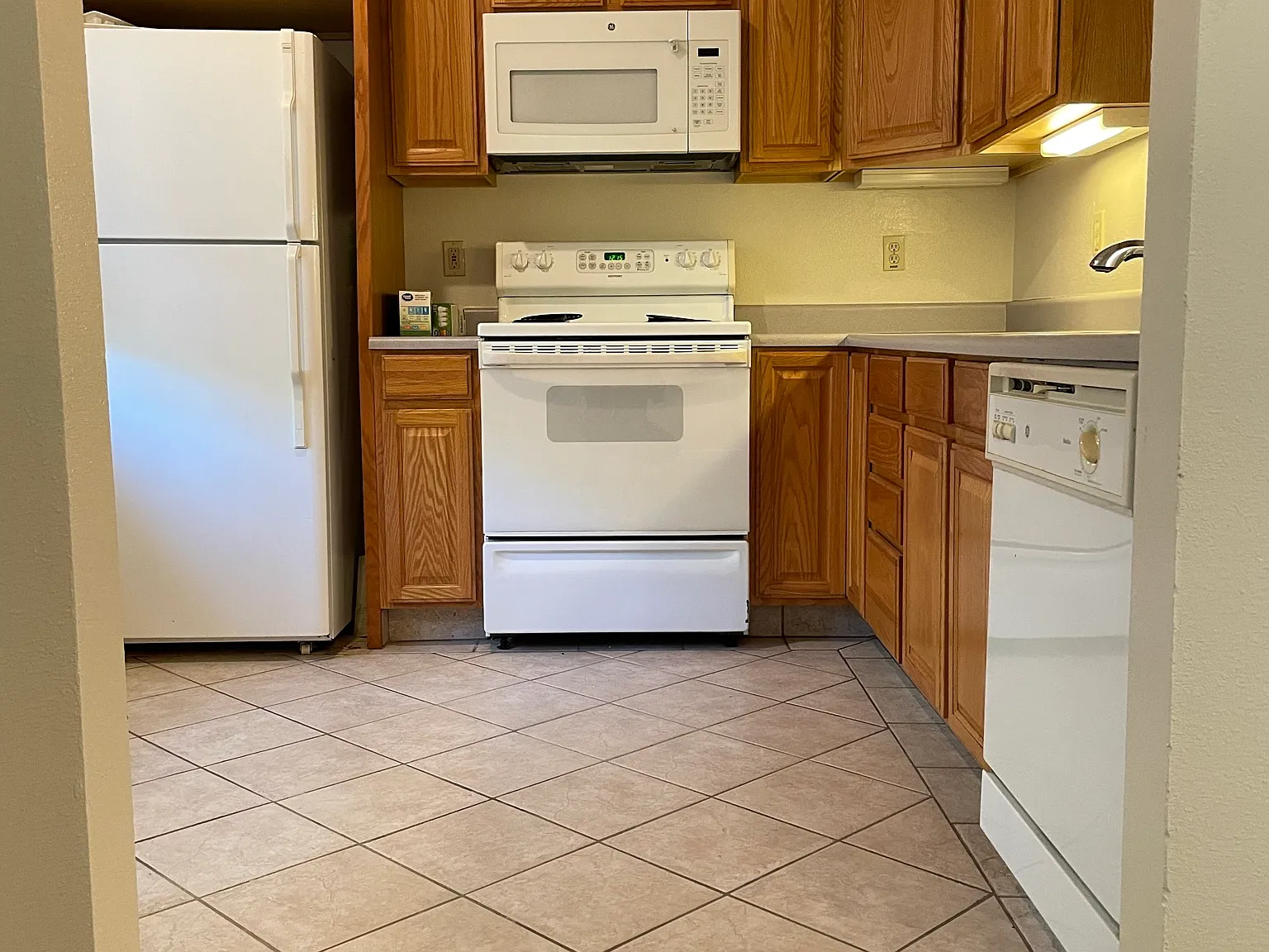 1 bed, 500 sqft, $2,140 — Photo 2