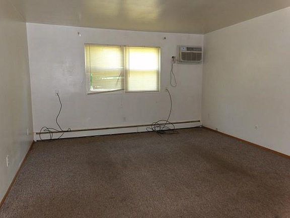 2nd image of 206 Colonial Dr APT 2