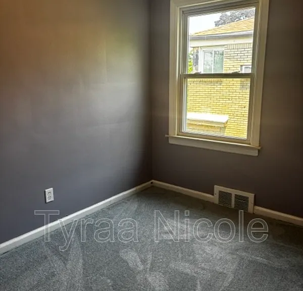 1931 Ewald Cir — Photo 12
