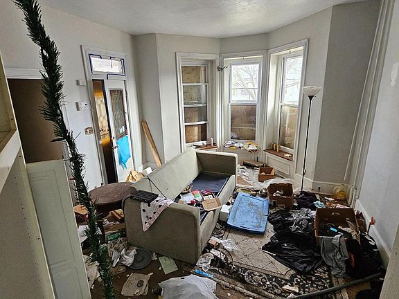 5th image of 527 E Mulberry St