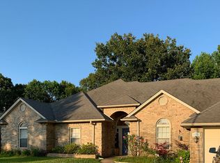 400 Oak Brook Dr, Idabel, OK 74745