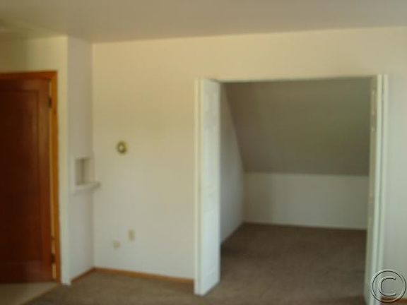5th image of 1920 Charlott Ave