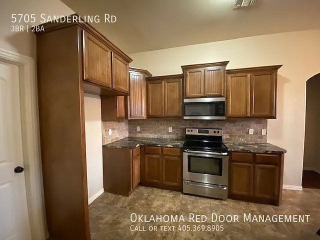 5705 Sanderling Rd — Photo 3