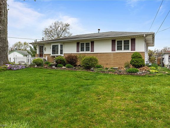 2nd image of 310 Windsor Dr
