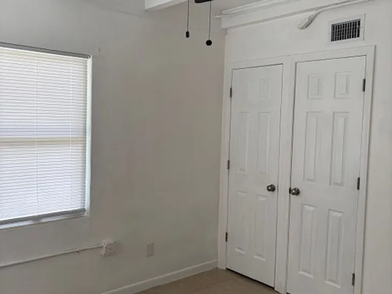 1406 Nylic St — Photo 3
