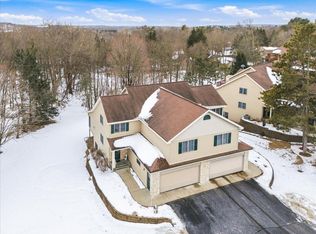 1482 Riverside Dr UNIT 1482, River Falls, WI 54022