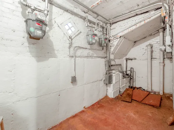 594 East 92nd Street image 16 of 21