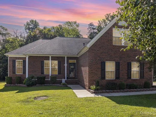 12325 Creektree Ct, Charlotte, NC 28278